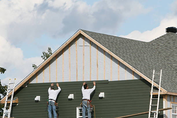 Professional Siding Installation technician working in Waterloo, IN